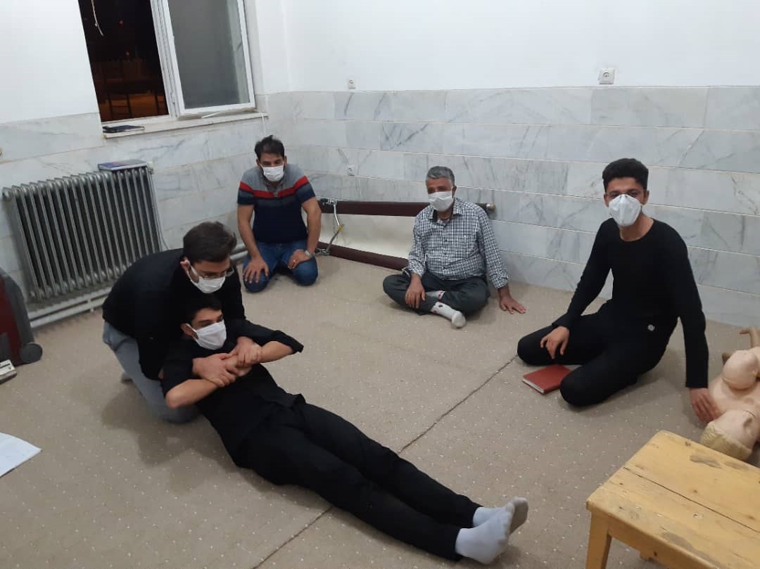 در مرداد ماه انجام شد؛ آموزش بیش از 1200 نفر در خانه‌های هلال یزد 